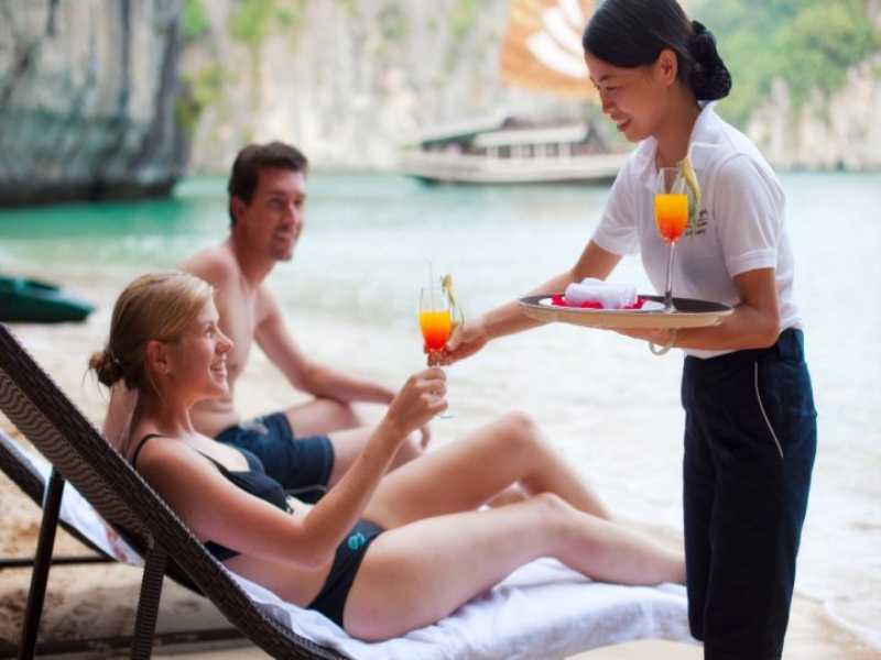 Hanoi Halong Bay Luxury Honeymoon Package Tours - 4 Days 3 Nights | Hanoi - Halong Bay on Luxury 5-star Cruise - Hanoi